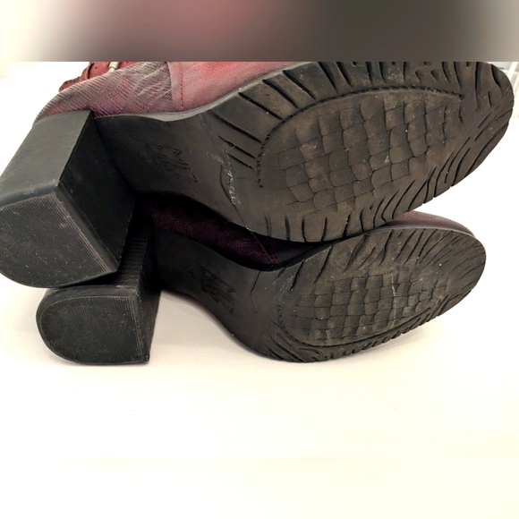 MIZ MOOZ Boots - Picture 6 of 11